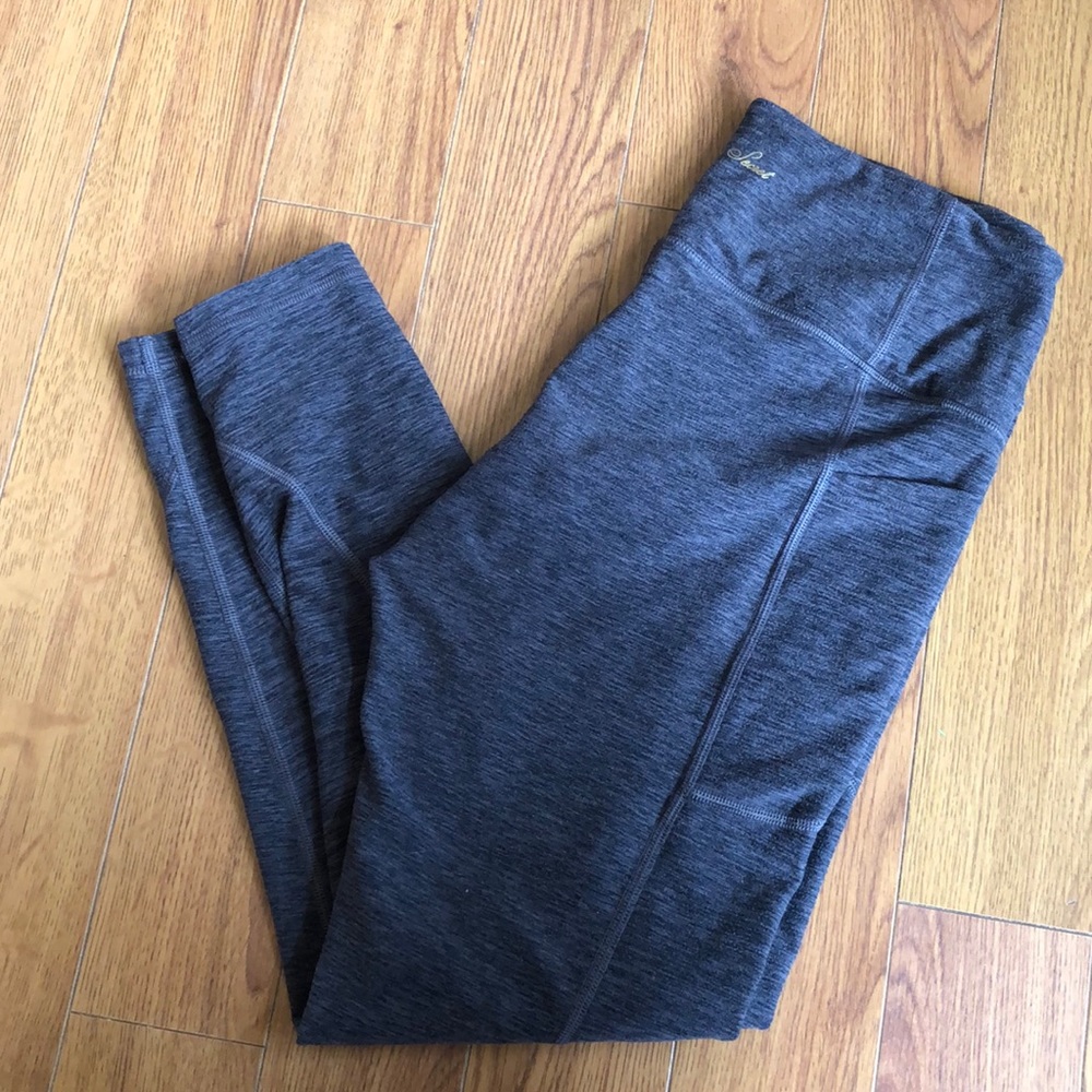 Victoria Secret 7/8 purple yoga - size M